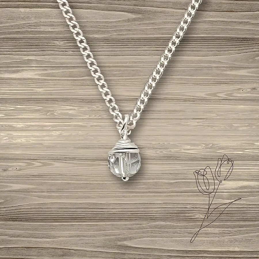 Silberne Halskette mit Bergkristall für das Sternzeichen Steinbock