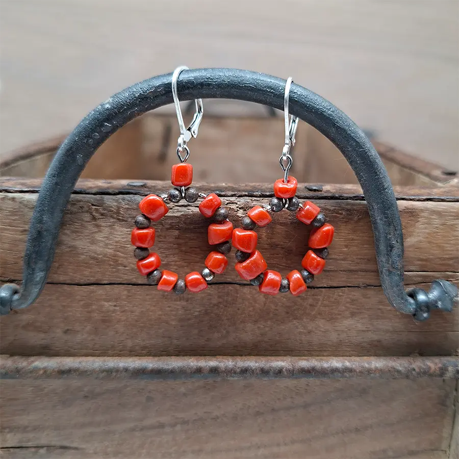 Schöne Rote Jaspis Ohrringe aus Perlen