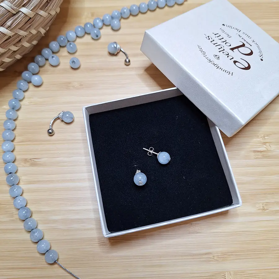 Handgemachte Bauchnabelpiercings