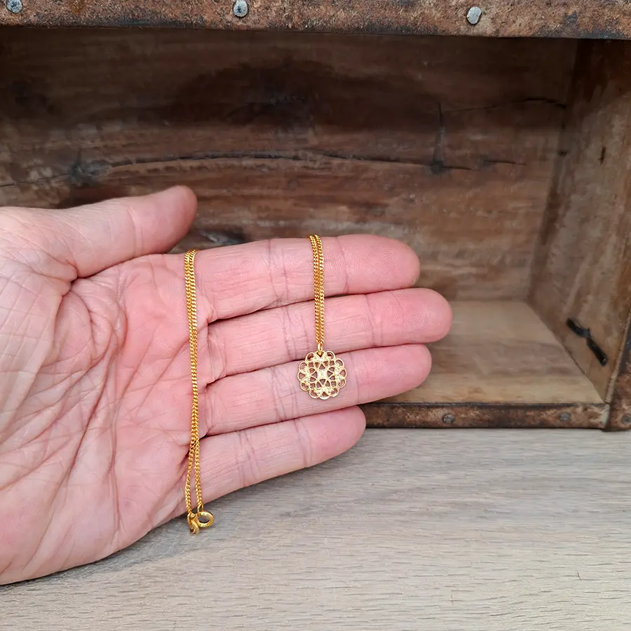 Handgefertigter Schmuck von evelynsdottir Berlin